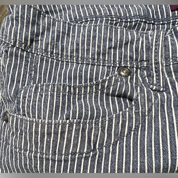 Gloria Vanderbilt Striped Denim Cropped Women’s Pants (Sz 12) - Picture 3 of 12